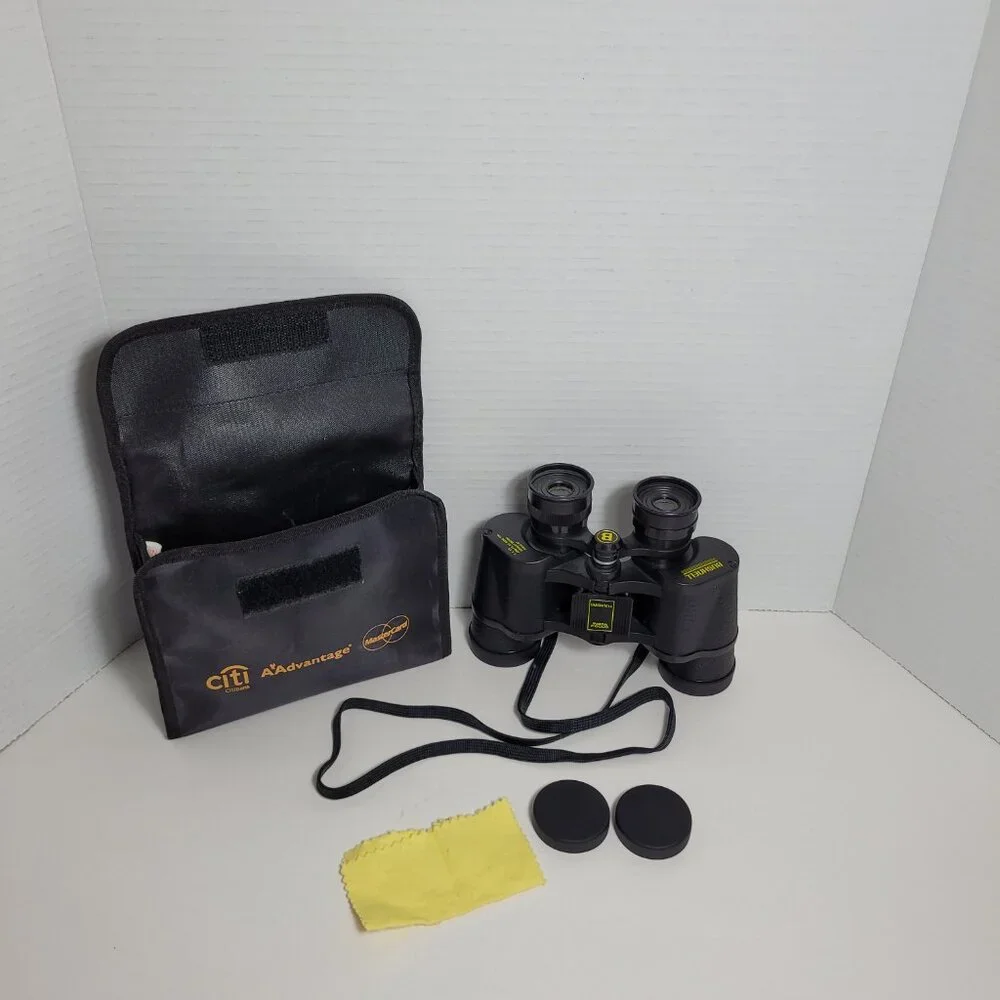 Bushnell Insta Focus 7 X 35 Binoculars 420 FT AT 1000 Yds with Case Strap